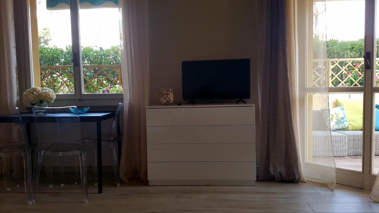 Versilia Apartment フォルテ・デイ・マルミ エクステリア 写真
